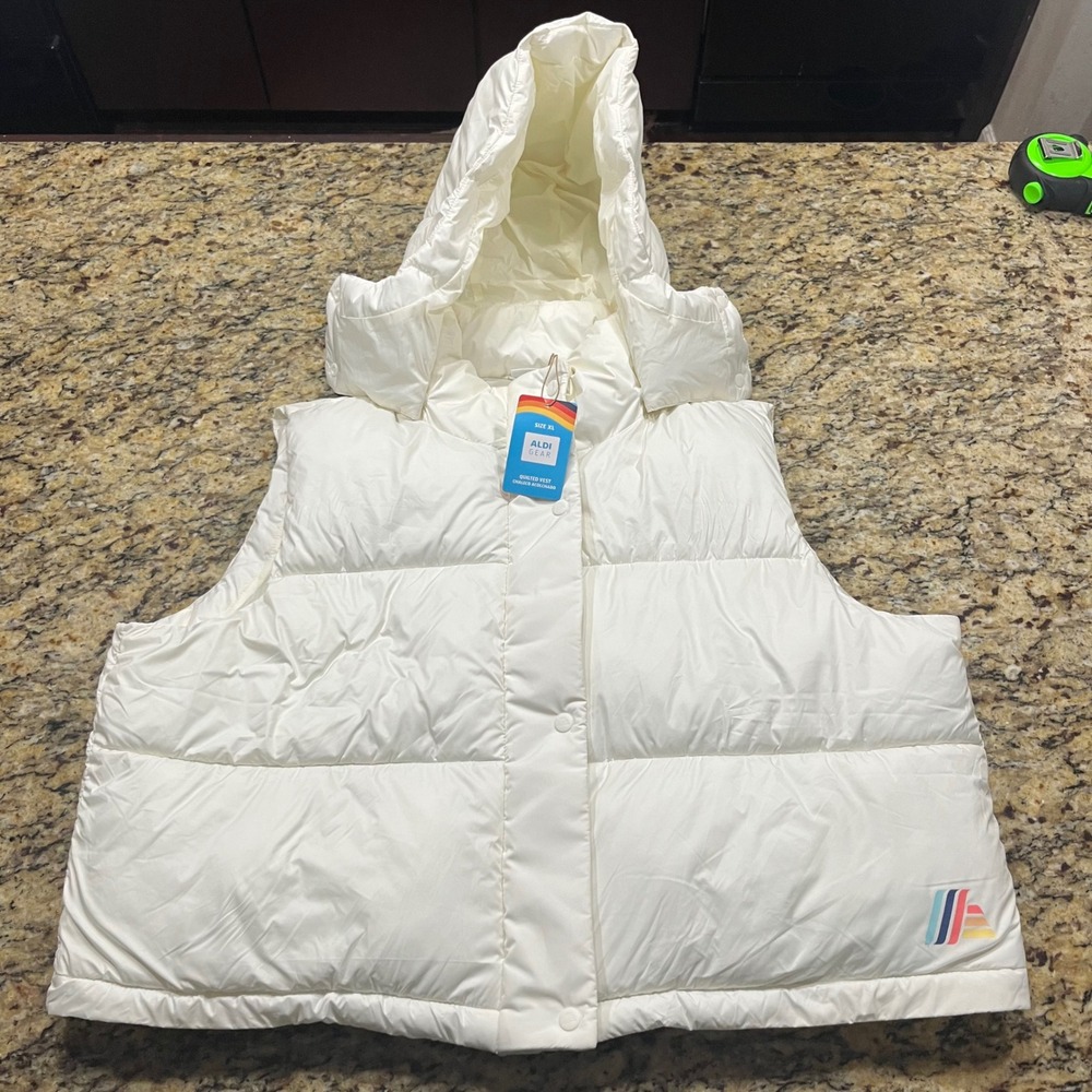 Aldi Gear White Quilted Puffer Vest Hooded Snap Front Womens XL New With Tags